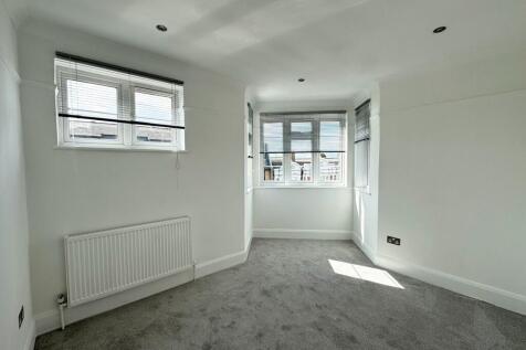 Photo 24-09-2025,...