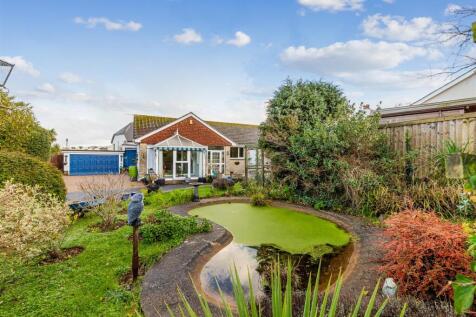 A03 - Southway Headland Road, Torquay - 251203.jpg