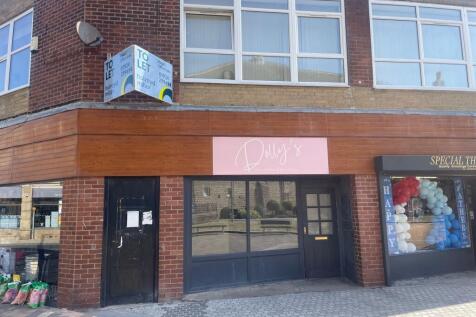 Retail Property (high street) to rent in ossett
