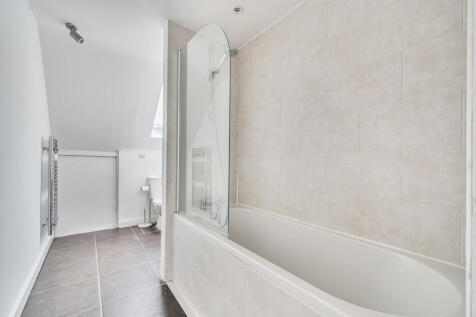 1371760-4-68f8f2b...