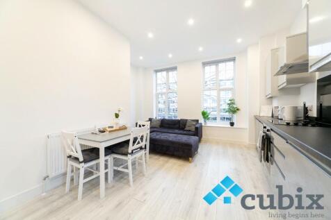 Lovely Two bedroom in a fantastic location moments from a vast array of amenities and transport links this lovely two-bedroom flat has been recently renovated and offers two double bedrooms.