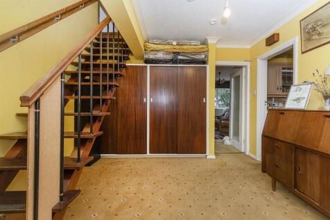 Bramleys Estate Agents - Pinfold Lane - Fixby (19)