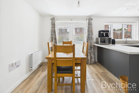 CAM05449G0-PR0025-STILL009