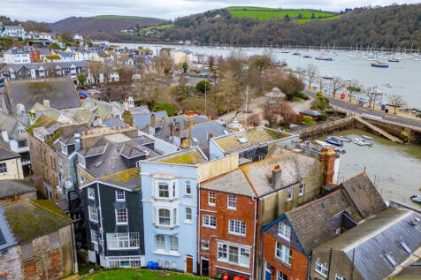 Drone Flat 1a Church Close 10 The Quay Dartmouth 1