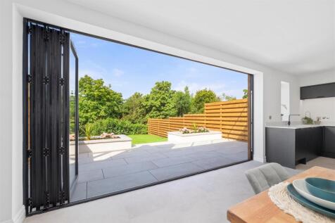 Bifolds garden