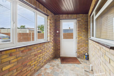 CAM03852G0-PR0437-STILL012