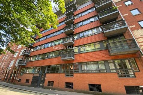 ** DEPOSIT FREE OPTION AVAILABLE ** Available 14th August. Furnished. A superb larger than average one bedroom apartment occupying an enviable city centre location just seconds from Manchester Univers
