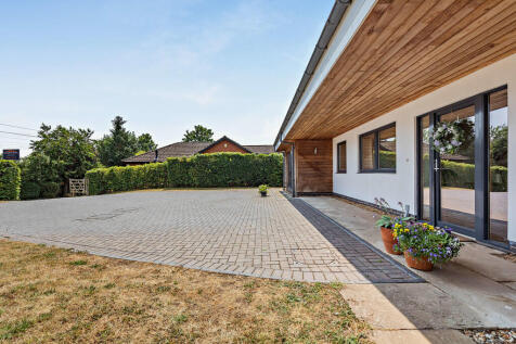 8699002-exterior2...