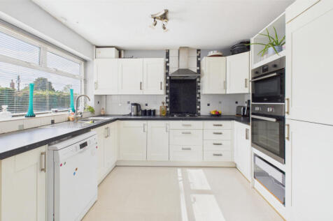 CAM04968G0-PR0042-STILL002