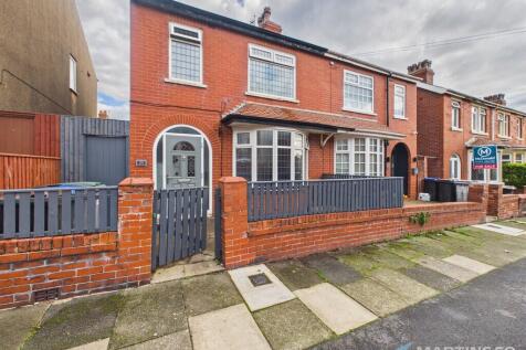 3 Bedroom Semi-Detached in FY1 5ND