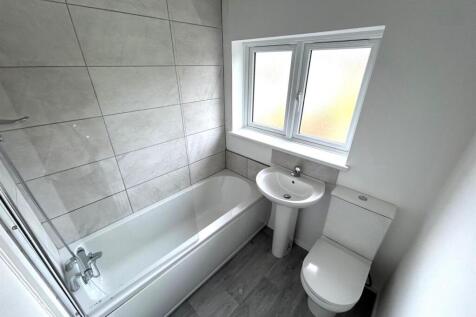 bathroom 1.jpg