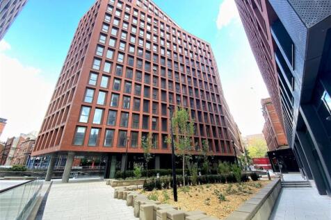 Manchester New Square is an exciting residential development located in the beating heart of the city centre. The very best that Manchester has to offer is right on your doorstep, from fine and eclect