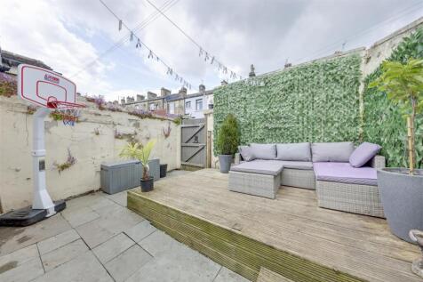 Rear Patio Garden