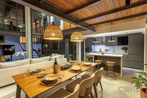 Riverhouse - Dining room