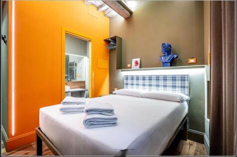 orange room
