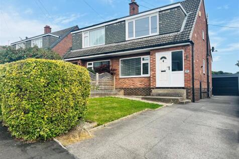 A beautifully presented two-bedroom home located in the highly sought-after area of Meanwood.