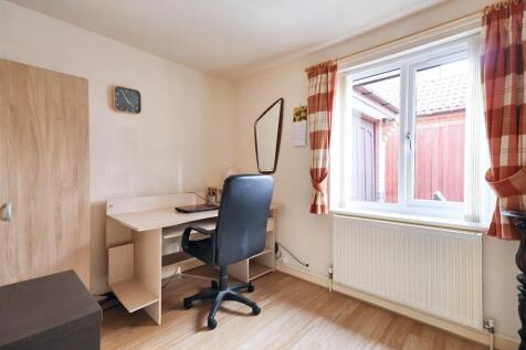 Marshall Close Calverton, Nottingham, NG14 6RE