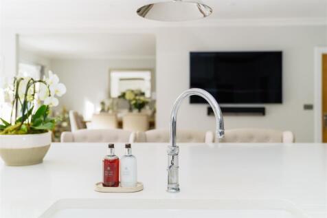 CEDAR WALK, 13B, RUFFETT WOOD HOUSE  (7).jpg