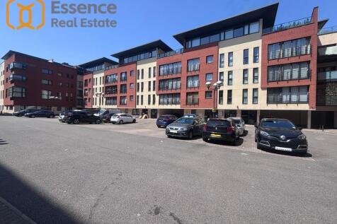Two-Bedroom, Two-Bathroom Apartment with Allocated Parking
Situated within the popular Kinvara Heights development in the heart of Digbeth, this well-presented two-bedroom, two-bathroom apartment offe