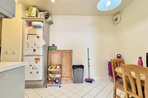 Homer Drive, E14 for Sale by Barrain London Estate