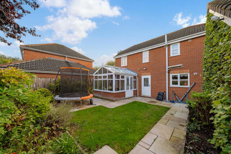 20 BRAMHALLS PARK-27.jpg