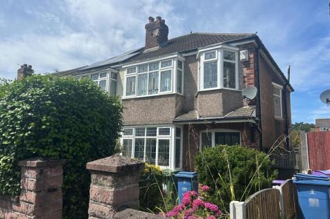 ** Zero Deposit Guarantee Available **
Available for a July move. Three bedroom semi detached home in the highly sought after area of Aigburth Vale. The property is within close proximity to Sefton Pa