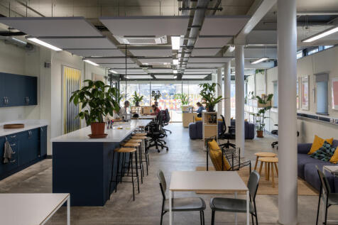 Members Lounge, Pixel