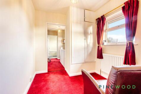 LANDING - READING AREA (HOUSE)