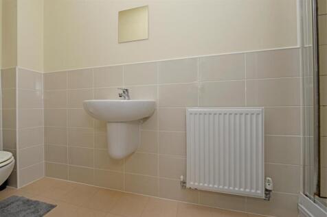 EN-suite Shower Room / WC: