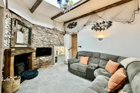 Living Room.jpg
