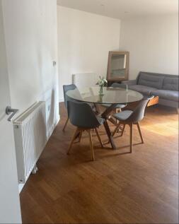 1b1b apartment in Discovery Tower,