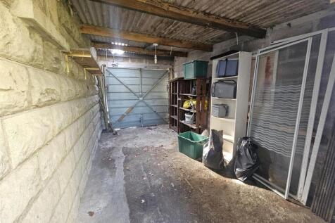 Garage.jpg