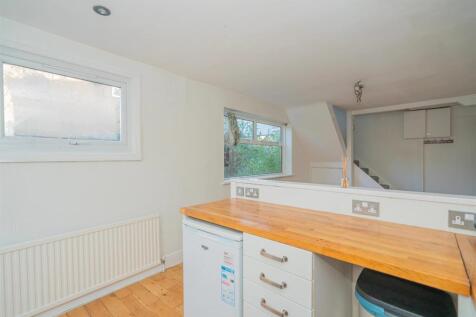 Kitchen c.jpg