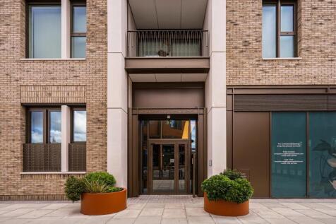18 Hampton House ...