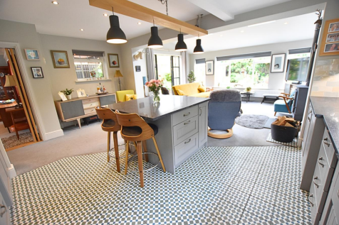 LIVING KITCHEN DINER