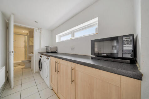 1385000-15-693172...