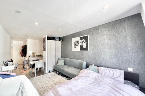 Enquire for a video tour *GAS & WATER INCLUDED IN RENT* modern studio flat located on the second floor of a well kept block close to Kilburn & Brondsbury Stations. This property comprises of a modern