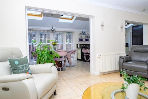 Kitchen/ Dining Room/ Breakfast Room