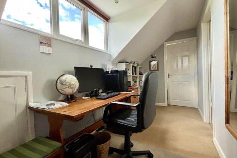 First Floor Landing/Study Area