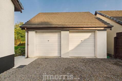Detached Double Garage