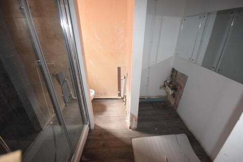 GROUND FLOOR SHOW...