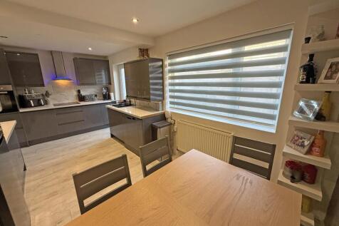 Coppice Gardens 3 - Kitchen Dining Room Front...jp