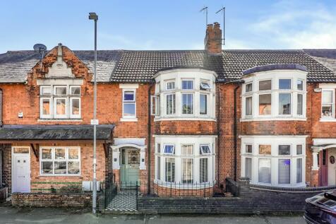 70 William Street, Kettering - front edits-1.jpg