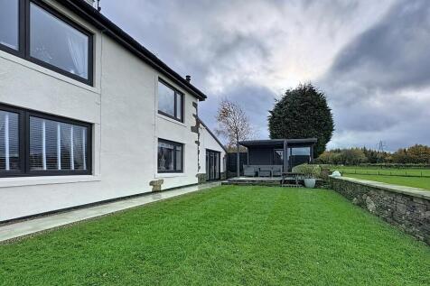 Rear cottage and ...