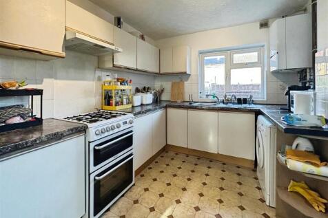 2483b5f6--4650-95F3-E7F55F1CCA9A-63371-00002B9A302