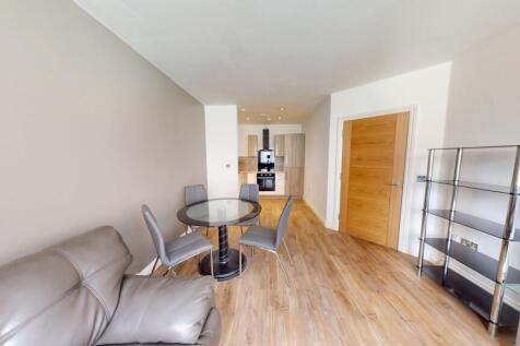 Modern two bedroom first floor flat near Jewellery Quarter. Recently refurbished, spacious, with lift access, secure parking (terms apply), and flexible furnishing options. Early viewing advised.