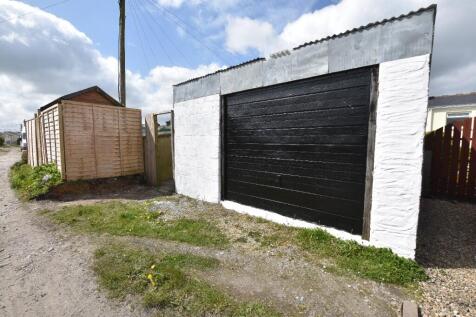 Garage & Parking