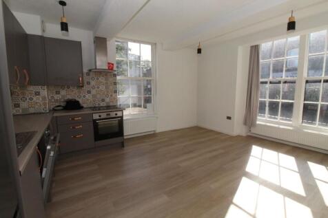 2 Bedroom Flat in OL12 0LF