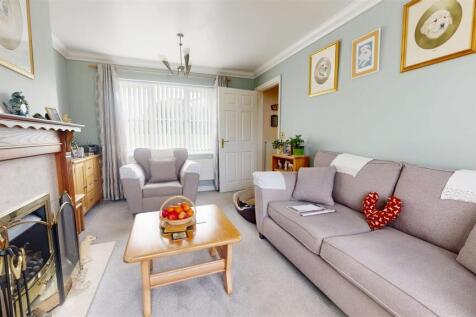 LIVING ROOM PIC2.jpg