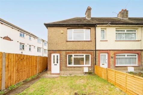 This newly refurbished two bedroom terraced family house spread over two floors is ideally situated with Brent Cross nearby. The property has a modern separate kitchen, spacious lounge, good storage s